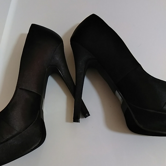 Liliana Autumn Black High Stilettos Heel Platform Rhinestone Ruffled Shoes - Picture 4 of 7